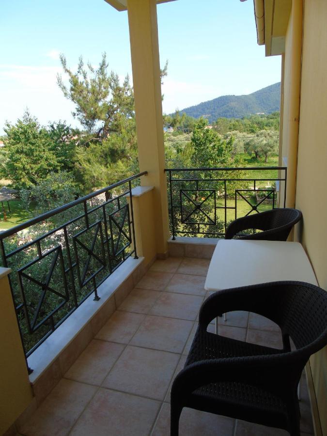 Nostos Studios Golden Beach Chrisi Ammoudia Exterior foto
